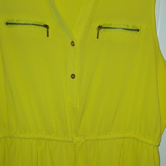Unique Spectrum Vibrant Yellow Sleeveless Tunic - Picture 3 of 6